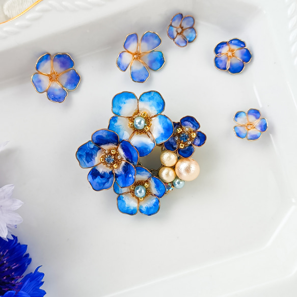 ロイヤルブルー Nemophila 青空の花 ＊ ネモフィラ ＊ ブローチ コットンパール bijoux　 14枚目の画像