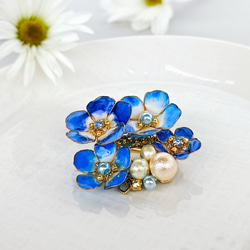 ロイヤルブルー Nemophila 青空の花 ＊ ネモフィラ ＊ ブローチ コットンパール bijoux　 8枚目の画像