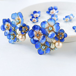 ロイヤルブルー Nemophila 青空の花 ＊ ネモフィラ ＊ ブローチ コットンパール bijoux　 10枚目の画像