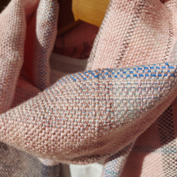 手織り　シルクウールとシルクのやさしいマフラー　作品2308 5枚目の画像