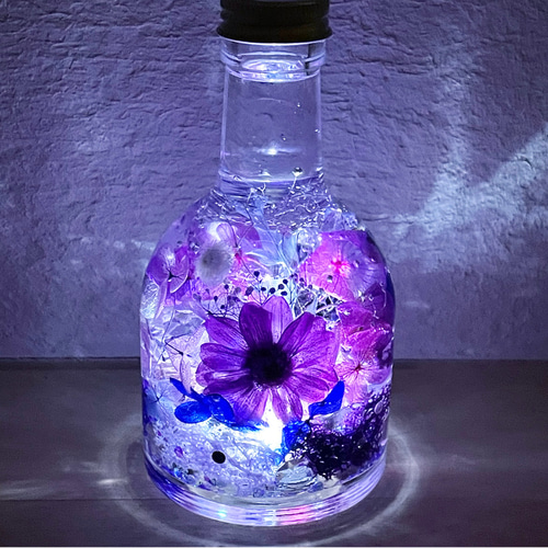 宝石の森〜プリザーブドフラワーとクリスタルのメルヘンハーバリウムライト