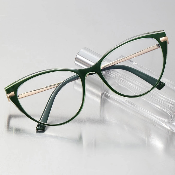 フォックス型の緑色フレーム｜老眼鏡、だてメガネ、近視用・乱視用・サングラスとして作成OK 1枚目の画像