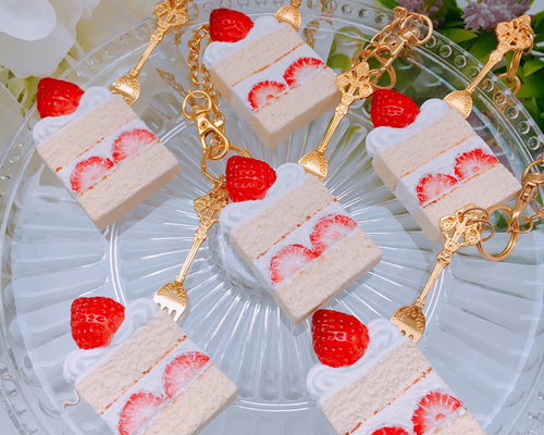 いちごショートケーキ バックチャーム♡誕生日☆フェイクスイーツ