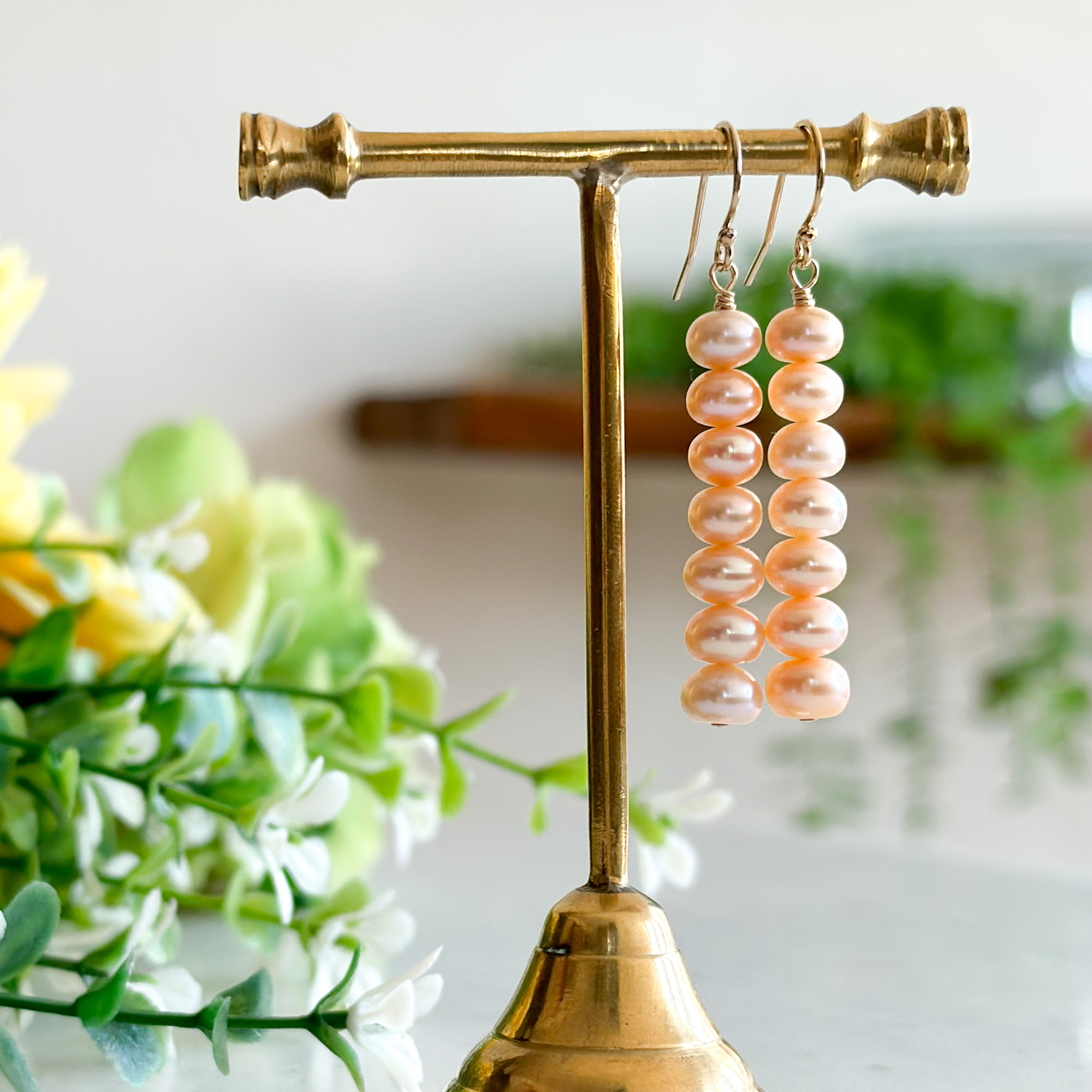 14kgf*天然色オレンジピンク*淡水パールのラインピアス／イヤリング