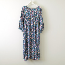 成為「特別一點的我」♡古典花卉圖案長袖連身裙(23s-01) 薰衣草藍 第13張的照片