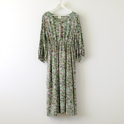成為“特別的人”♡古典花卉印花長袖連衣裙（23s-01）苔蘚綠 第9張的照片