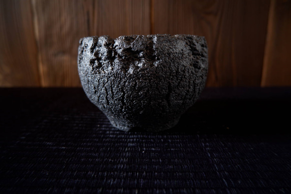 3.5号黒金彩裂紋鉢３　塊根植物　多肉植物　コーデックス　植木鉢　沖縄 3枚目の画像