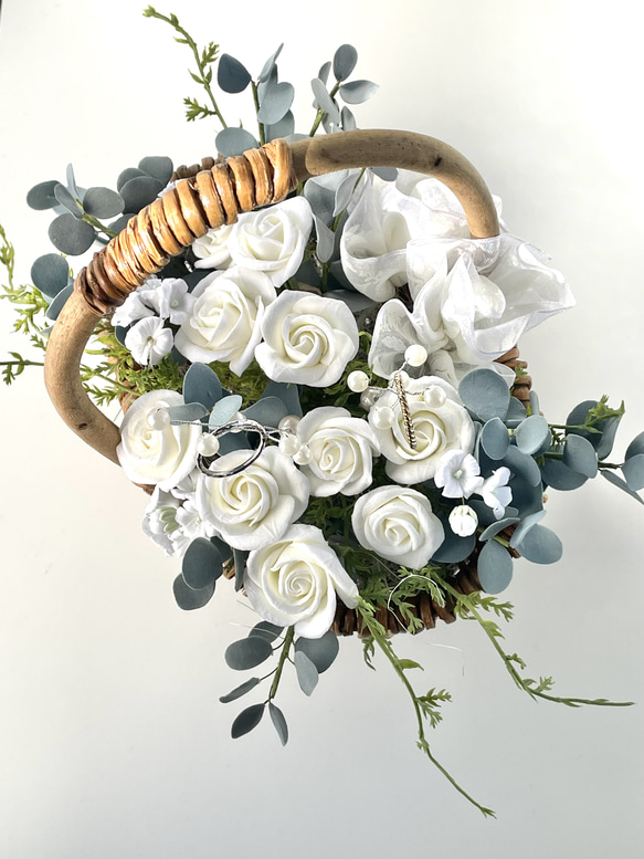 リングピロー   カゴ　クレイフラワー  バラとユーカリとかすみ草と 人気・おすすめ｜使いやすい・旅行におすすめ 品質保証 全国発送 在庫限り