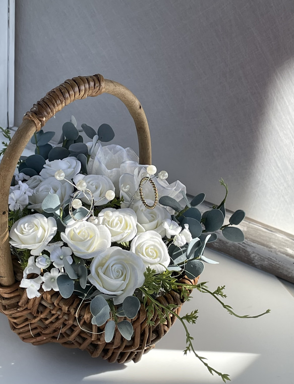 リングピロー   カゴ　クレイフラワー  バラとユーカリとかすみ草と 人気・おすすめ｜使いやすい・旅行におすすめ 品質保証 全国発送 在庫限り