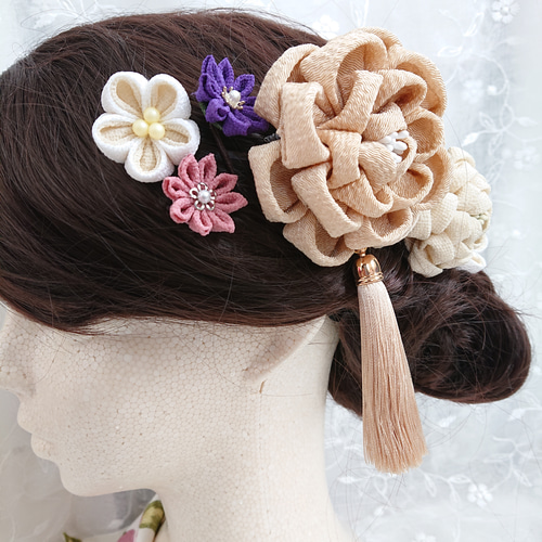 つまみ細工 髪飾りセット カメリア タッセル付き ベージュ 成人式 和装