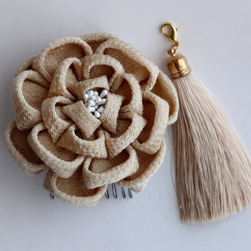 つまみ細工 髪飾りセット カメリア タッセル付き ベージュ 成人式 和装