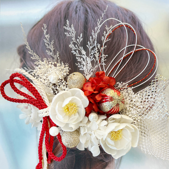 和装髪飾り ヘアアクセサリー ヘッドドレス 成人式 卒業式 結婚式 白無垢 上品な可愛さ♡胡蝶蘭×ゴールドの髪飾り✲ 成人式髪飾り 卒業式