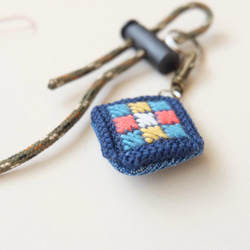 Kogin刺繡鏡頭蓋防丟帶彩色[相機鏡頭露營刺繡單眼] Colorfulnrun 第4張的照片