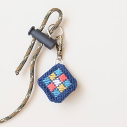 Kogin刺繡鏡頭蓋防丟帶彩色[相機鏡頭露營刺繡單眼] Colorfulnrun 第5張的照片