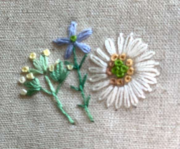 野の花刺繍の春の花咲く巾着バック 7枚目の画像