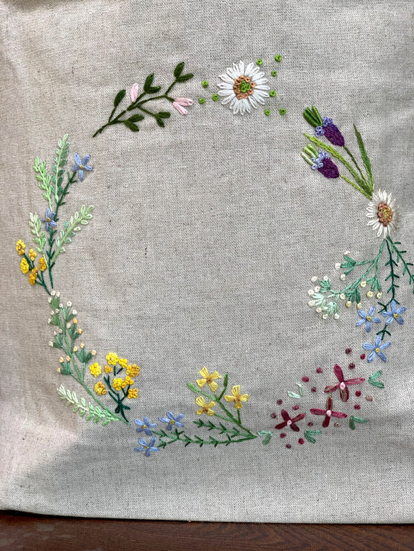 野の花刺繍の春の花咲く巾着バック 6枚目の画像