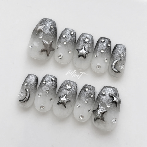 44))ネイルチップ 韓国ネイル シンプル フレンチガーリー ホワイト シルバー 61aSkMhdpAL._UF350,350_QL50_.jpg