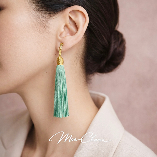 ワンランク上♡＊選べるチャーム＊タッセル イヤリング さらさらロングタッセル イヤリング／ピアス／フリンジ／4カラー