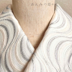 綿の刺繍半衿 流水形（白銀） 5枚目の画像
