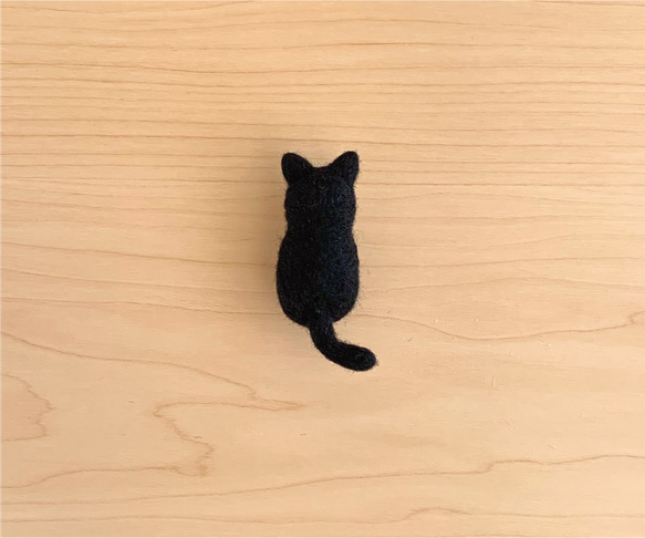 くっつき黒猫＊フェルトのブローチ 3枚目の画像