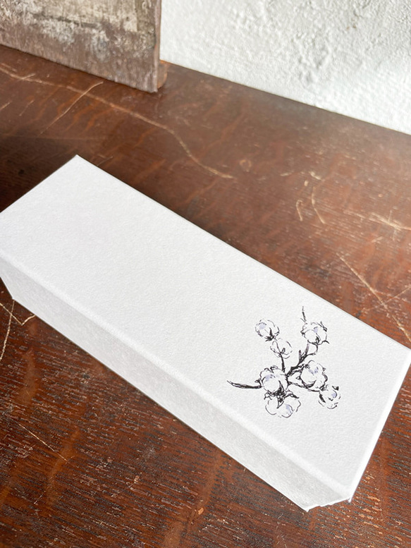ーカミモノ研究所　fleur noireー 紙製マスキングテープケース　コットン 1枚目の画像