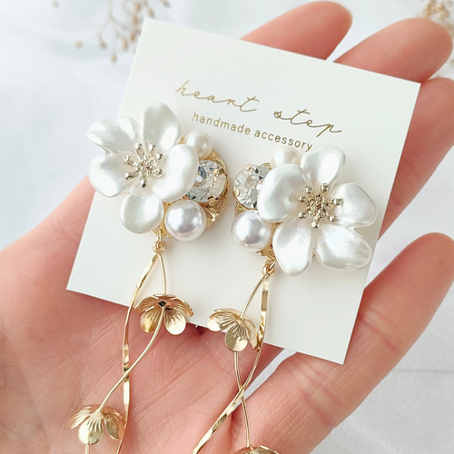 麗しい艶 ホワイトパールフラワー イヤリング ピアス