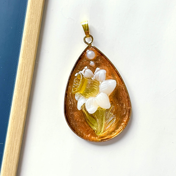 水仙池影  | 項鍊墜飾  narcissus necklace pendant  | UV resin 第8張的照片