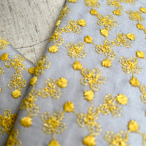 綿の刺繍半衿 ミモザ色の小花【あと5点】 和装小物（帯・半襟