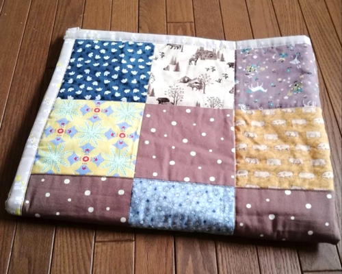 ハンドメイド　パッチワーク　ベビーキルト　ブランケット　ダークカラー 9002135f53fc308edc09a6627cc487