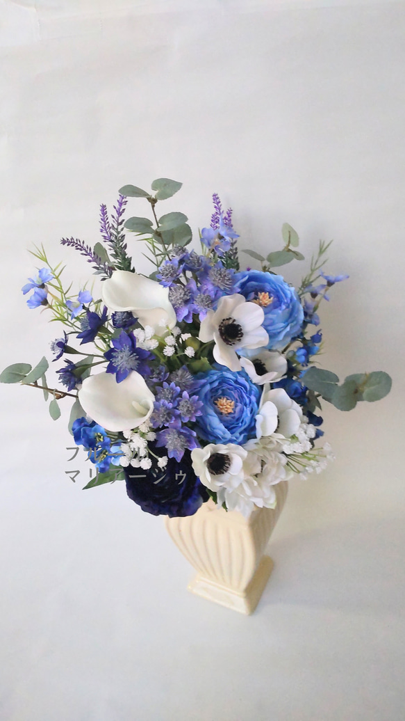 ブートニア付き  青いお花がいっぱいの明るいアネモネブーケ      ウェディングブーケ  クラッチブーケ 5枚目の画像