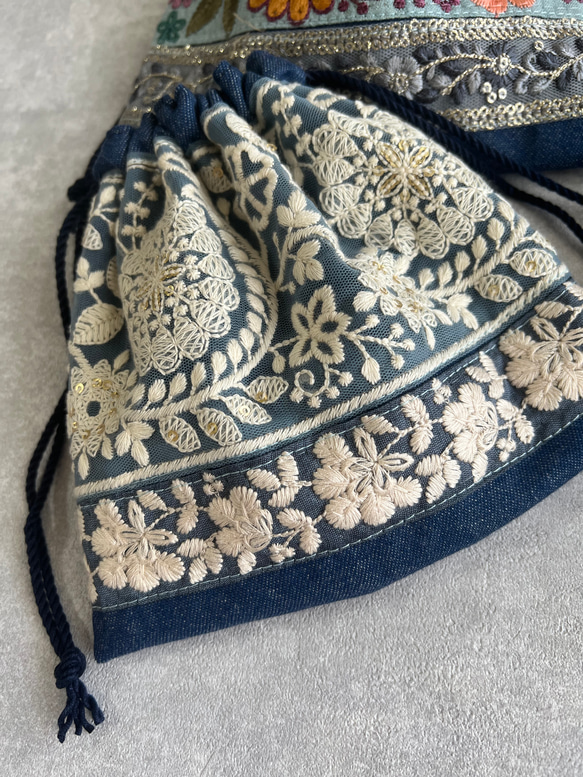 【数量限定】インド刺繍・デニム/巾着ポーチ〈選べる4デザイン〉 4枚目の画像