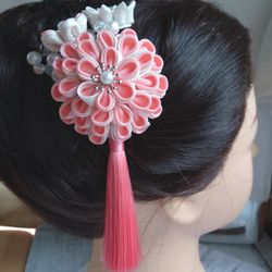 半クス絹オフホワイト&ピンク2wayクリップ 6本櫛オフホワイト&ピンク6個のお花の髪飾り 2枚目の画像