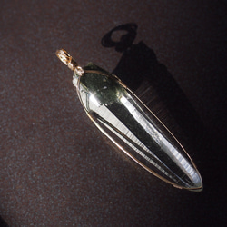 ガネーシュヒマール産緑泥石インクルージョンのヒマラヤ水晶の女神巻き®ペンダントトップ 10枚目の画像