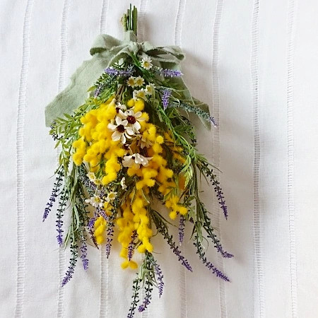 ミモザとラベンダーのスワッグ