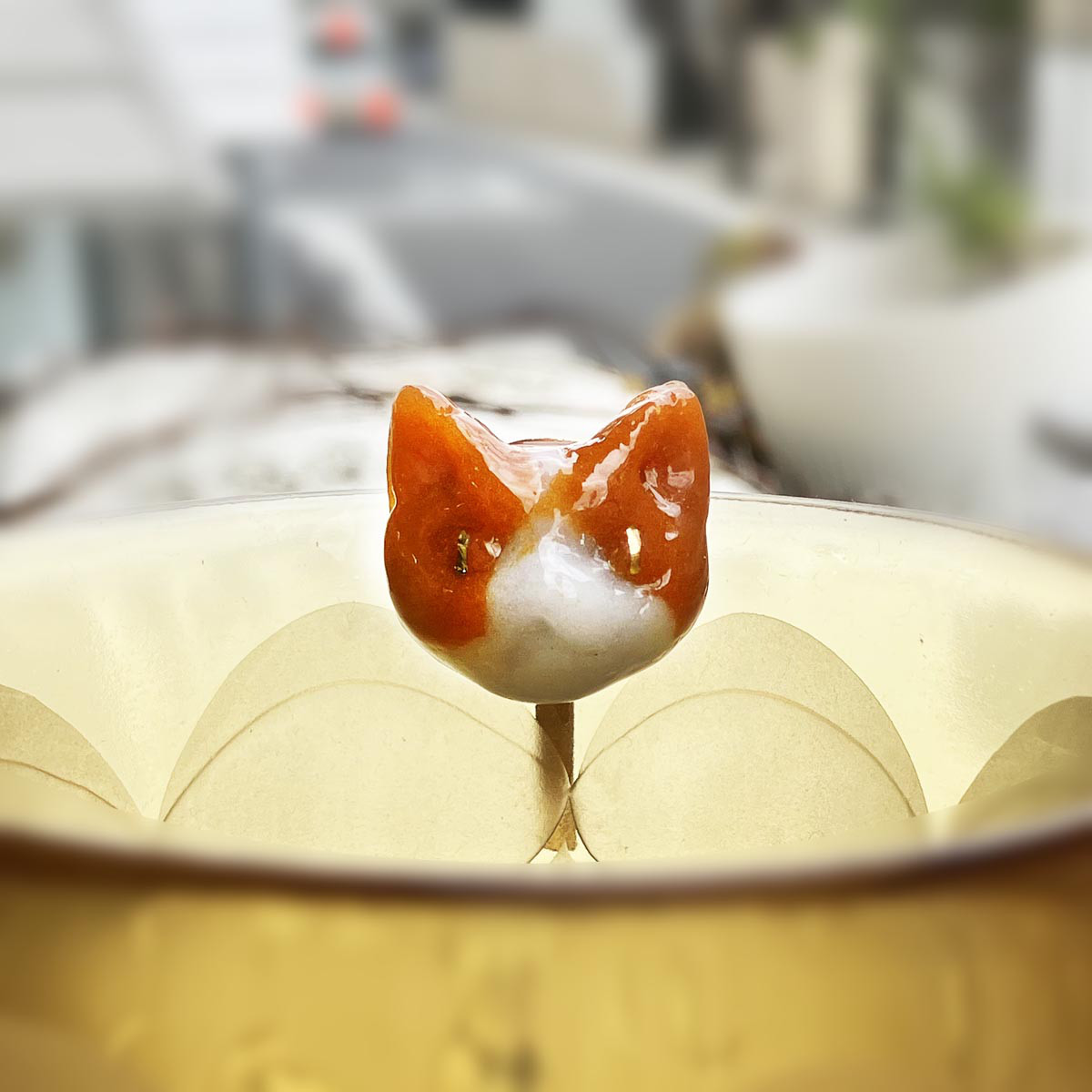 にゃんこニャンコにゃんこ！　ハチワレ猫のポニーフック　ヘアゴムに通すだけの簡単アクセ　猫の日2025