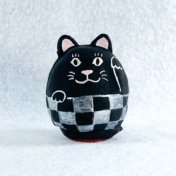【受注制作・再販】市松招き黒猫だるま｜アート だるま 猫だるま 招き猫 縁起物 1枚目の画像