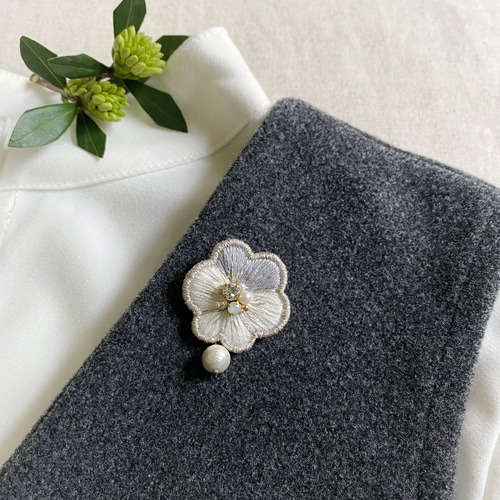 LARDINI 花のモチーフ ブローチセット LARDINI 花のモチーフ ブローチセット （モダンにおでかけつまみ