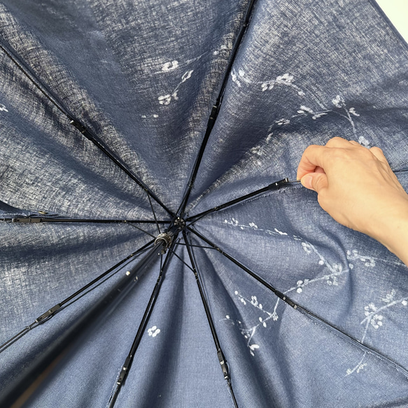 可定制/手繪遮陽傘/藏青色&lt;白梅花&gt; 第8張的照片