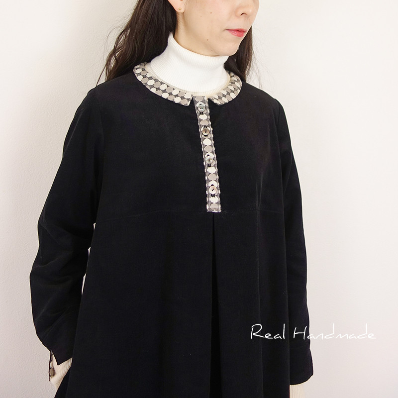 [予約販売] ブラックコーデュロイジャガードドットチビ襟ワンピース