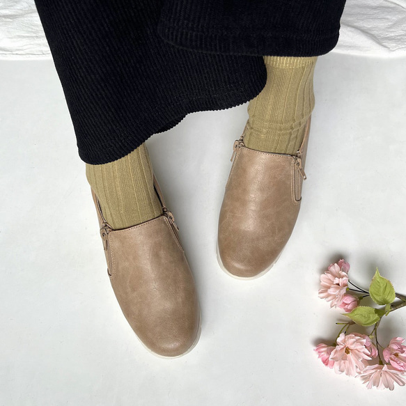 Slip-on slip-on 1905 春季限定 白色鞋底 W 拉鍊，易於穿脫 第9張的照片