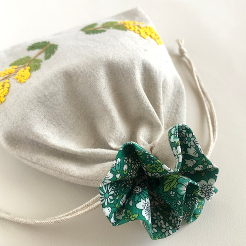 刺繍巾着ポーチ ミモザ刺繍 ミモザハンドメイド2023 巾着バッグ tukuru