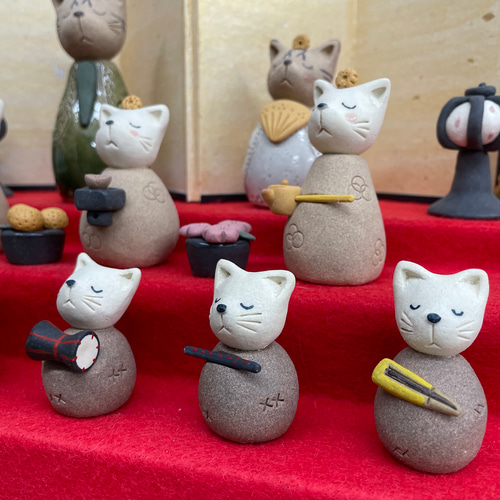 猫雛人形 三段飾り その他置物 comondo 通販 15402273｜Creema(クリーマ)