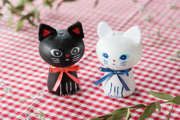 全ての 2体セット 双子の黒猫と白猫 送料無料 HARE その他置物 木製人形 人形