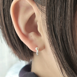 【Pearl ＋ Grains】Mini Pierced Earrings/ SV925  ≪送料無料≫ 2枚目の画像