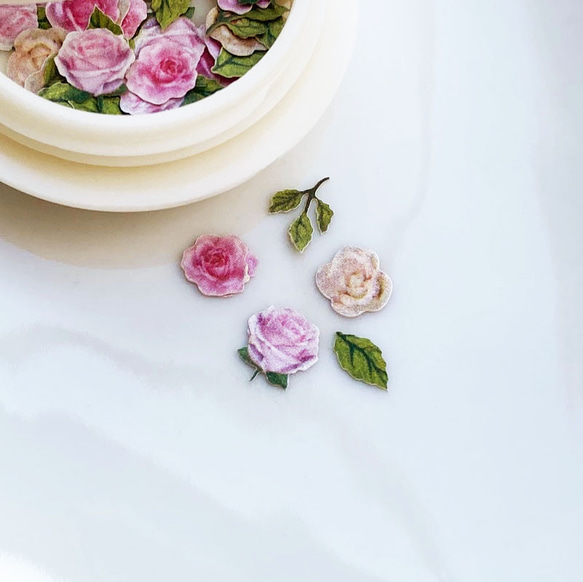 樹脂♡薔薇パーツ♡葉っぱつき 鬱陶しい