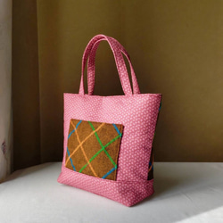 カラフルな刺繍の手提げトートバッグ　（ピンク） 3枚目の画像