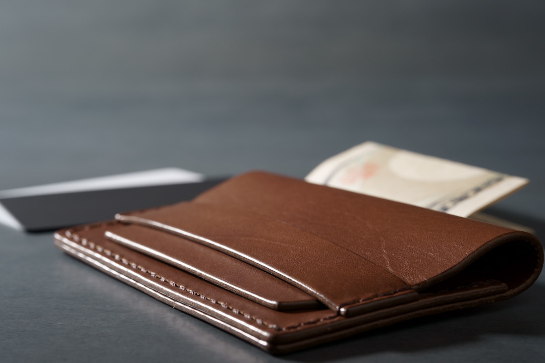 送料無料　イタリアンレザーのカードケース　スモーキークォーツ