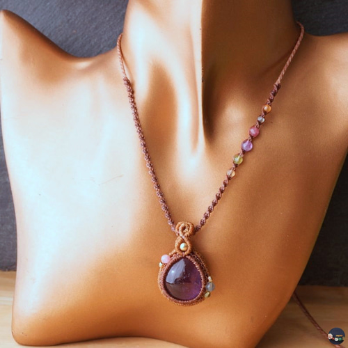 潤い閉じ込めた雫＊大きめなアメジストのマクラメネックレス