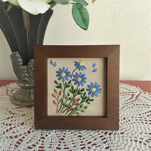 受注生産】☆2色から選べる高級木製フレーム付き 刺繍フレーム ブルー