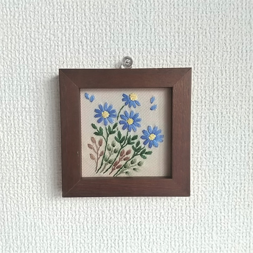 受注生産】☆2色から選べる高級木製フレーム付き 刺繍フレーム ブルー